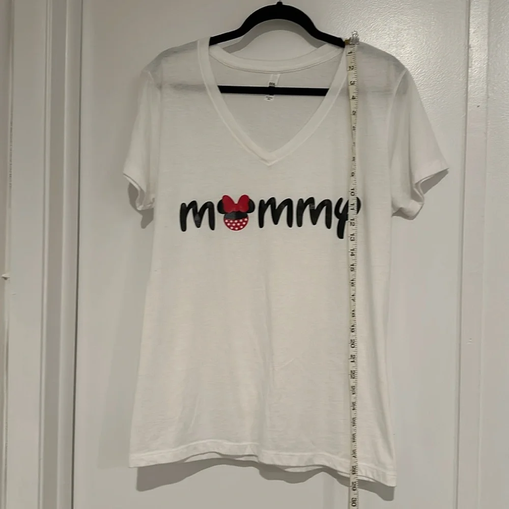 Disney “Mommy” 3X Women’s White V-Neck T-Shirt. - Picture 2 of 5